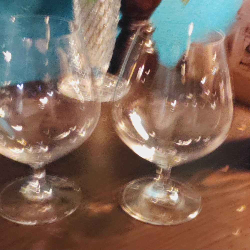 Set of Two Clear Wine Glasses